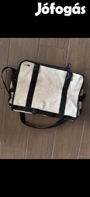 Nike oldaltáska eladó!