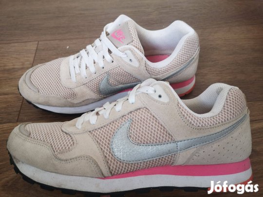 Nike sneaker cipő 40 méret