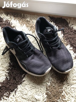 Nike sportcipő