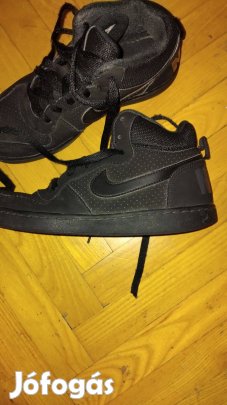 Nike sportcipő 36,5 es méret 23 cm
