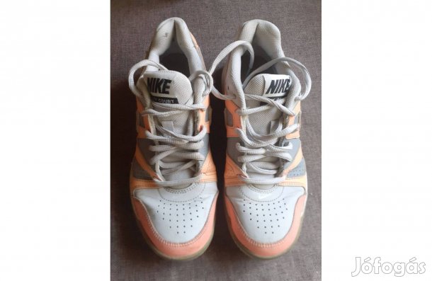 Nike sportcipő 37,5 megkímélt Sok Mást Is