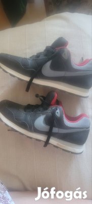 Nike sportcipő 39