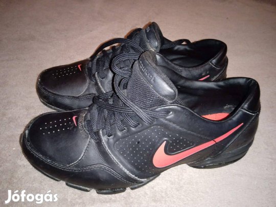 Nike sportcipő 39,5-ös méretben eladó!