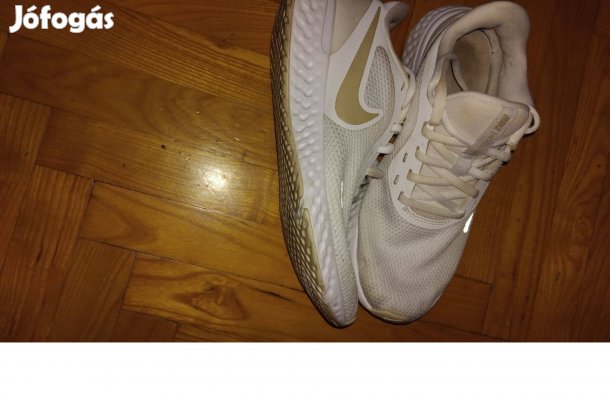 Nike sportcipő 39 es méret 24,5 cm