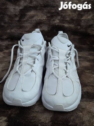 Nike sportcipő
