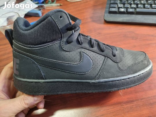 Nike sportcipő