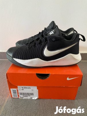 Nike team hustle újszerű uni 36