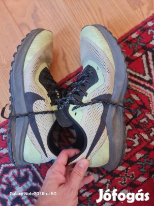Nike zöld színű cipő!!