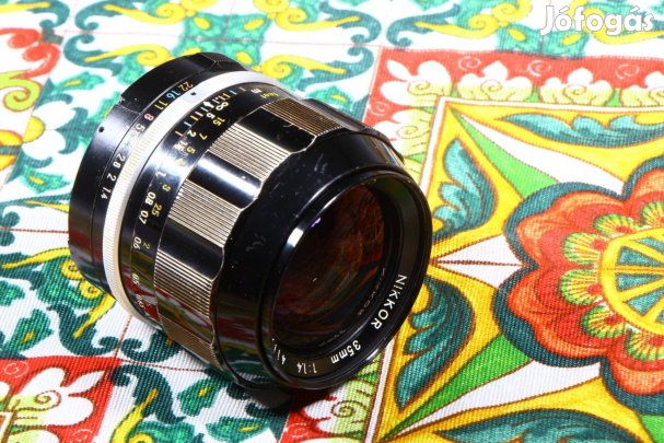 Nikon 1.4 35mm nikkor objektív 