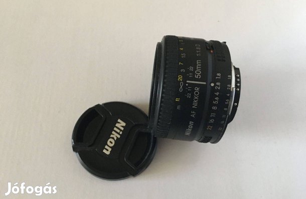 Nikon 1.8/50 AF-D alap objektív dobozában, papírjaival eladó