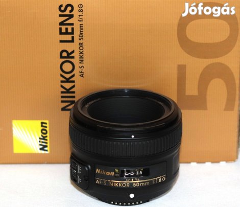 Nikon AF-S 50 mm 1.8 G dobozában ( 50mm 1.8 )