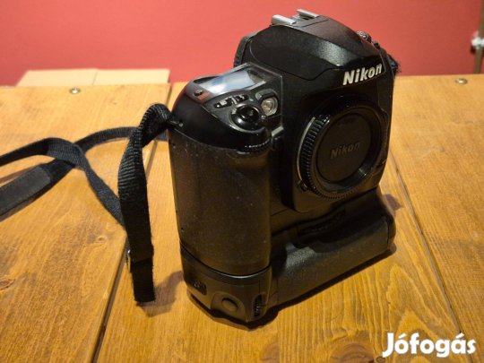 Nikon D100 portrémarkolattal