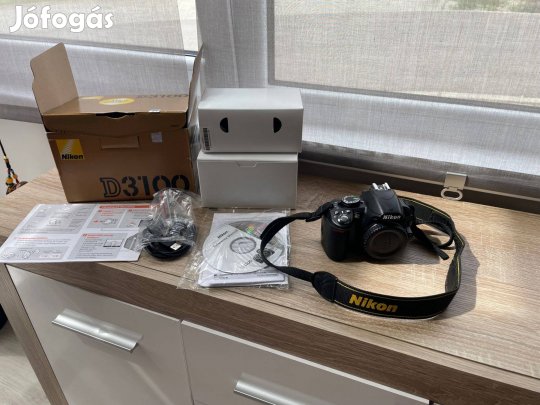 Nikon D3100 Digitális Fényképezőgép vadonatúj aksival és töltővel