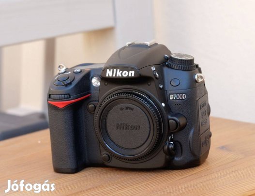 Nikon D7000 DSLR