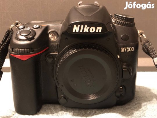 Nikon D7000 váz