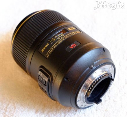 Nikon Micro Nikkor 105mm f/2,8D AF-S VR IF-ED makró objektív