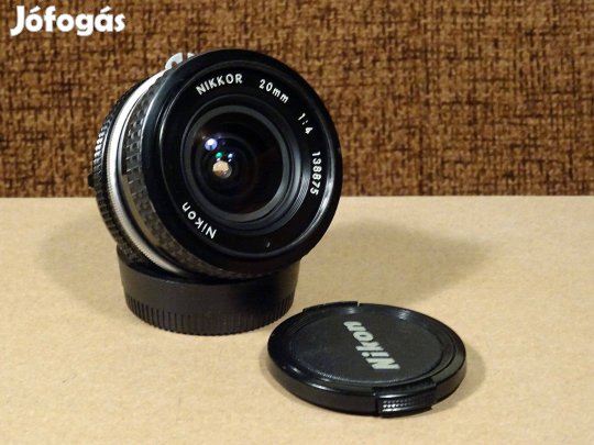 Nikon Nikkor 20mm f/4 Ai objektív
