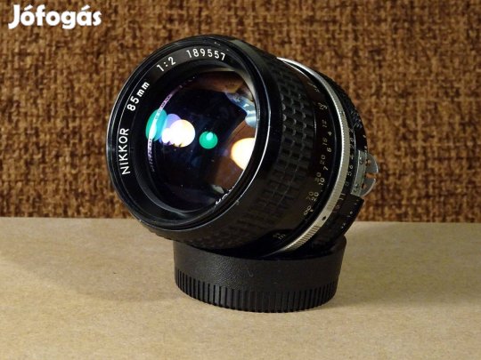 Nikon Nikkor 85mm f/2 Ai objektív