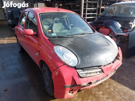 Nissan Micra K12 karosszéria elemei piros