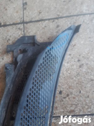 Nissan Micra Levélrács