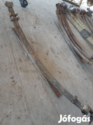 Nissan Navara D22 Hátsó Laprugó