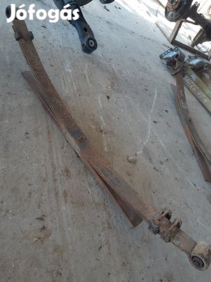 Nissan Navara D22 Hátsó Laprugó