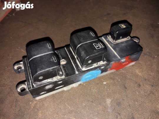 Nissan Navara D40 Ablakemelő + Központizár Kapcsoló