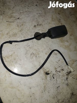 Nissan Navara D40 Bal Első Biztonsági Öv Csatlakozó