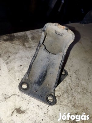 Nissan Navara D40 Bal Motortartó Bak