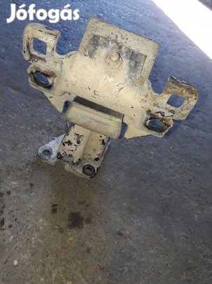 Nissan Navara D40 Bal Motortartó Bak