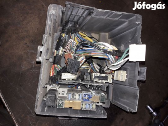 Nissan Navara D40 Biztosítéktábla / Relé Tábla