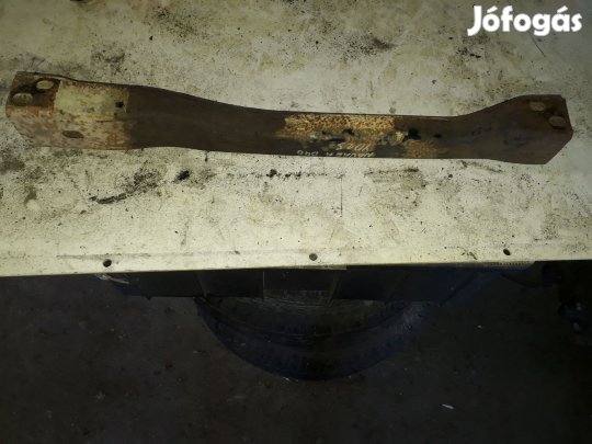 Nissan Navara D40 Első Kereszttartó