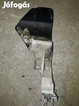 Nissan Navara D40 Generátor - Klíma Kompresszor Tartó Konzol