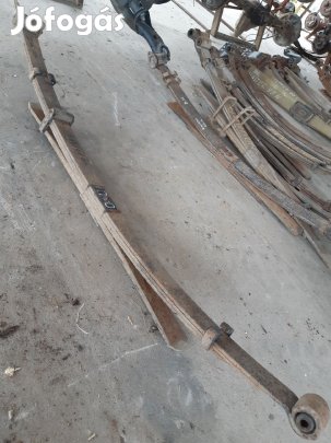 Nissan Navara D40 Hátsó Laprugó