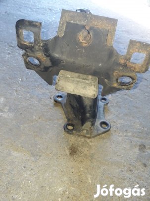 Nissan Navara D40 Jobb Motortartó Bak