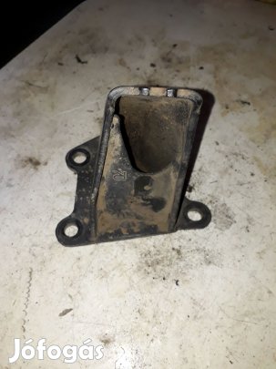 Nissan Navara D40 Jobb Motortartó Bak