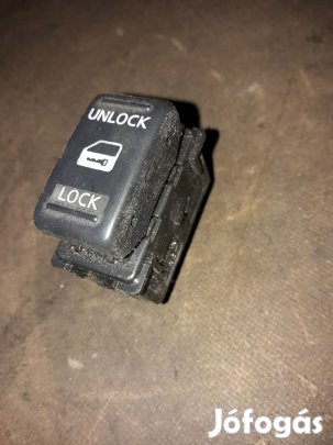 Nissan Navara D40 Központizár Kapcsoló