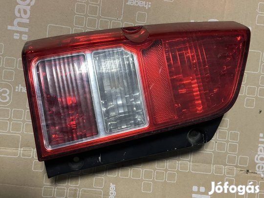 Nissan Pathfinder r51 hátsó lámpa 