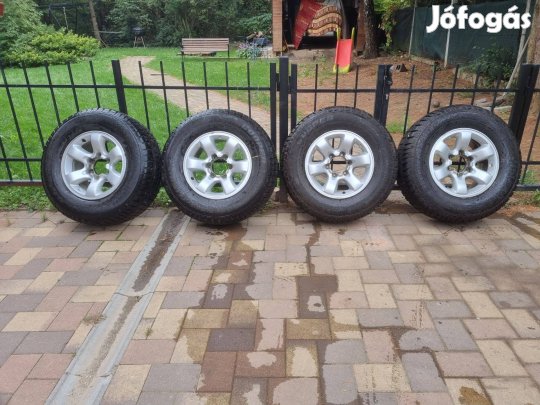 Nissan Patrol téligumi cooper 265/70 R16