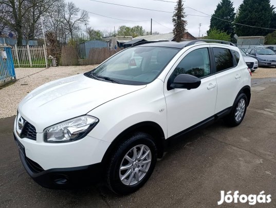 Nissan Qashqai 1.6 360 Panoráma. navigáció. sze...