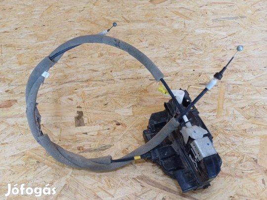 Nissan Qashqai J11 (2016-2020) Bal Hátsó Ajtó Központizár