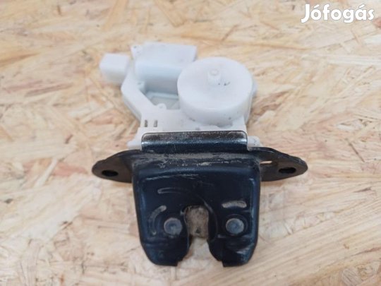 Nissan Qashqai J11 (2016-2020) Csomagtérajtó Központizár