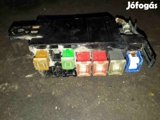 Nissan Serena Biztosítéktábla / Relé Tábla