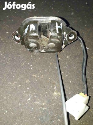 Nissan Serena Csomagtérajtó Zár