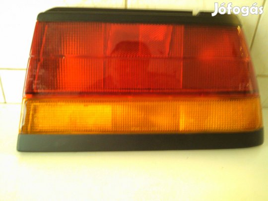 Nissan Sunny N13 hátsólámpa jobb 1986-1988