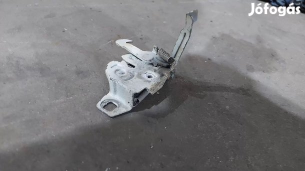 Nissan Terrano WD21 87- Motorháztető zár zárszerkezet ellendarab 9993