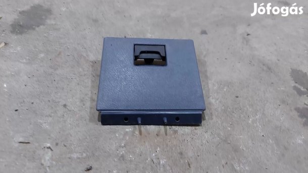 Nissan Terrano WD21 87- Műszerfal biztosítéktábla takaró burkolat 8304