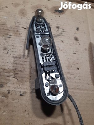 Nissan Vanette Cargo Bal Hátsó Lámpa Foglalat