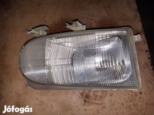 Nissan Vanette Cargo Jobb Első Lámpa / Fényszóró