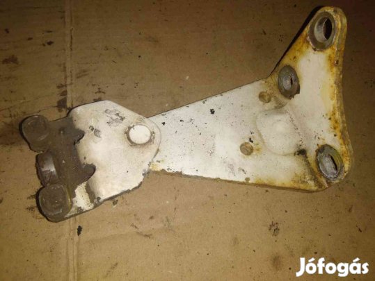 Nissan Vanette Cargo Jobb Tolóajtó Alsó Görgő